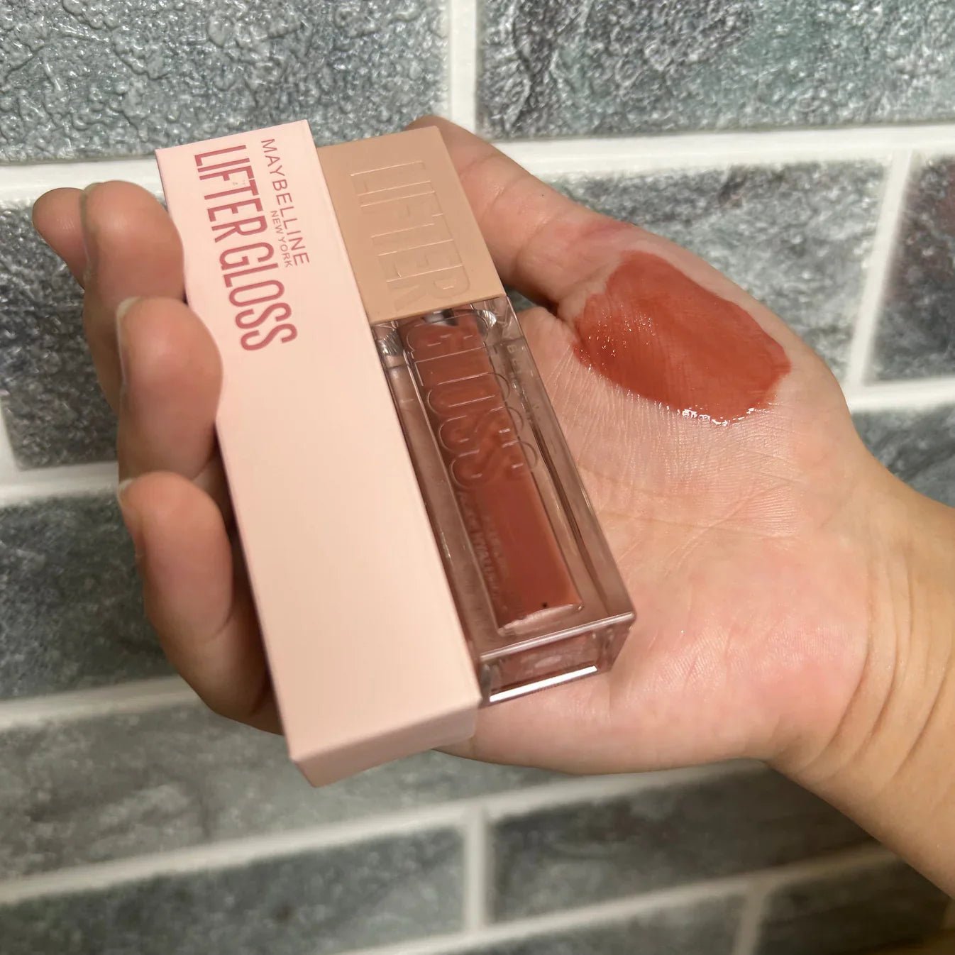 Maybelline New York Lifter Hydrating Lip Gloss - Zayluxe Care