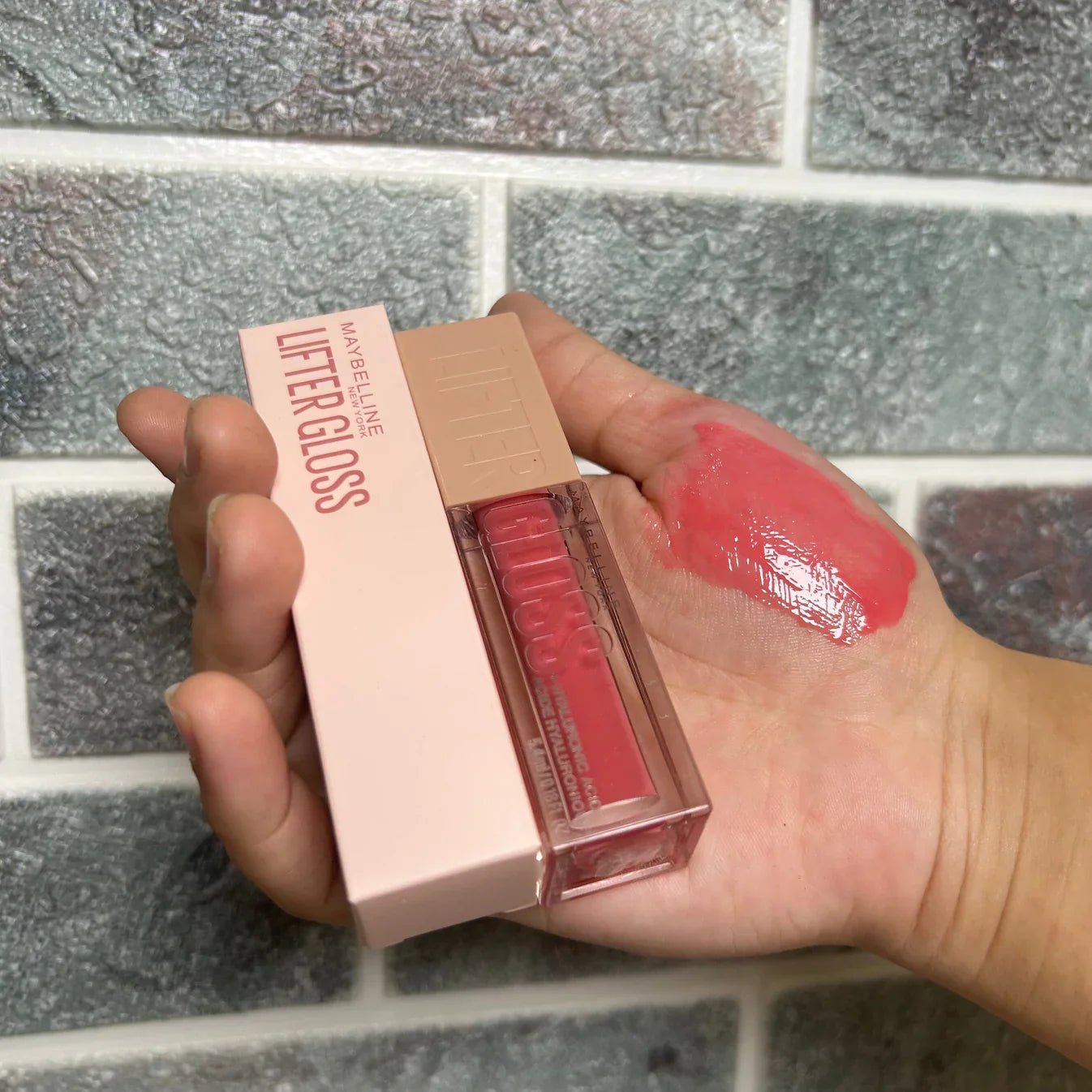 Maybelline New York Lifter Hydrating Lip Gloss - Zayluxe Care